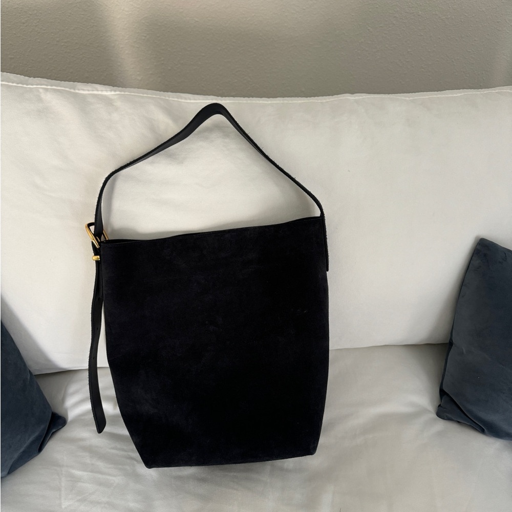Madewell navy bucket Bag Classic Design - Picture 4 of 6